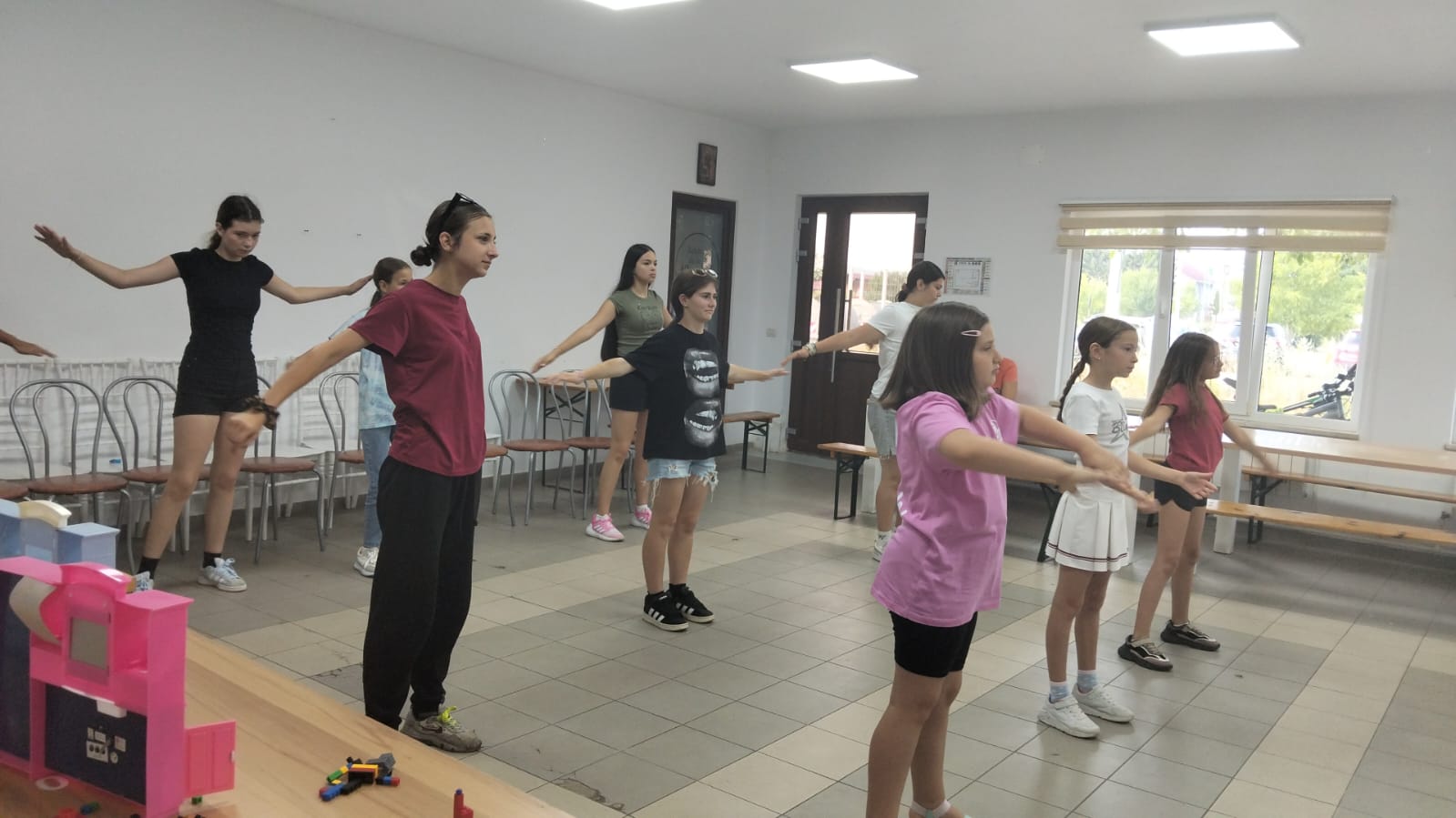 Seria a IV-a a Taberei „Aripi de Înger” din Săvinești – o săptămână în care copiii au descoperit bucuria de a fi împreună Seria a IV-a a Taberei „Aripi de Înger” din Săvinești – o săptămână în care copiii au descoperit bucuria de a fi împreună